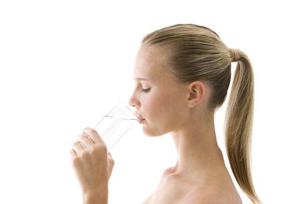 minum air untuk penurunan berat badan di rumah