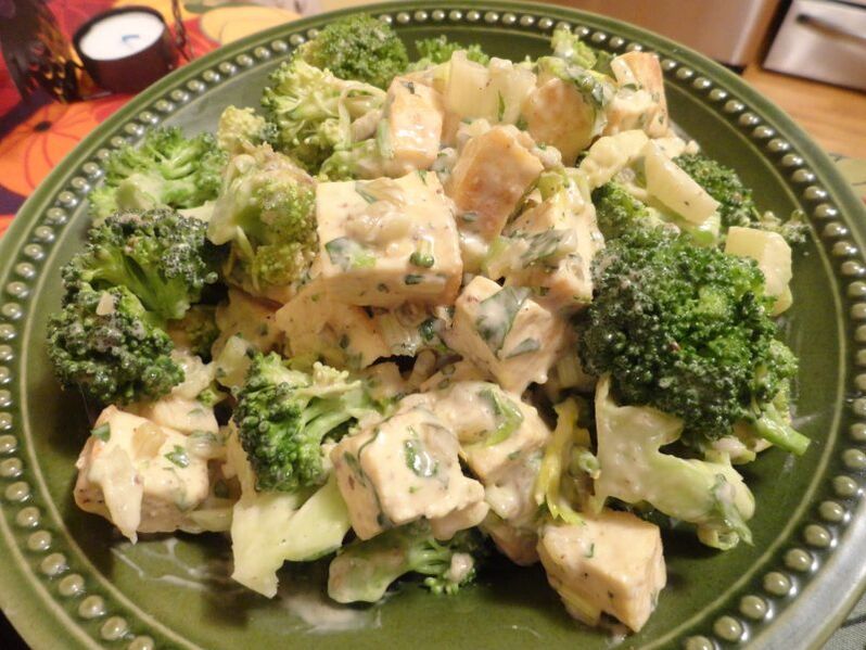 salad ayam dengan brokoli untuk penurunan berat badan